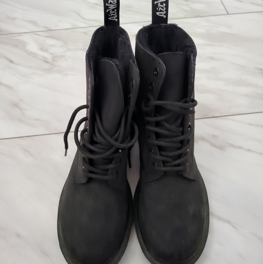 Dr. Martens Black Fur-Lined Mono 1460 Boots - Picture 5 of 12